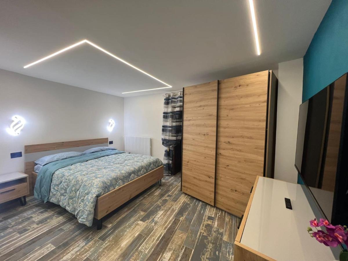 Castel Di Sangro Suite Apartment ภายนอก รูปภาพ