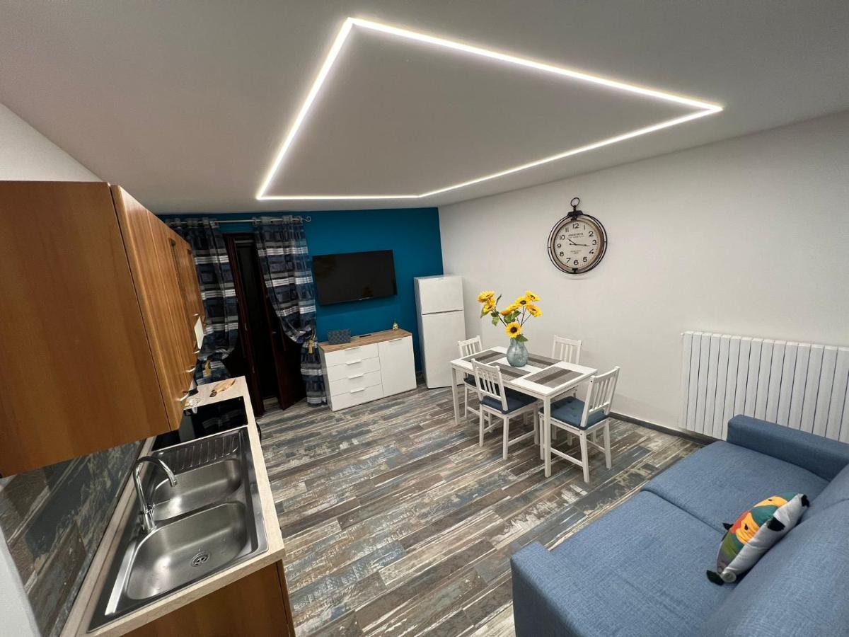 Castel Di Sangro Suite Apartment ภายนอก รูปภาพ