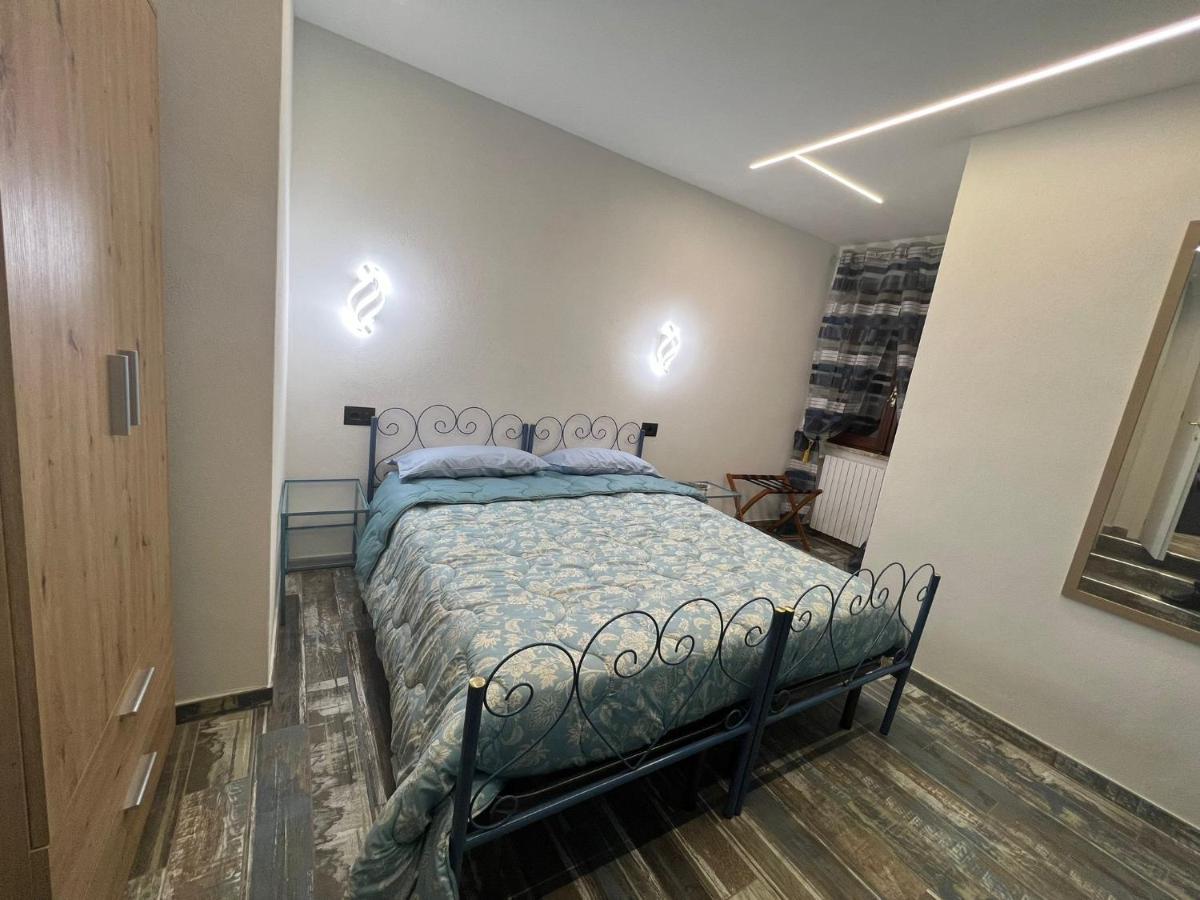 Castel Di Sangro Suite Apartment ภายนอก รูปภาพ