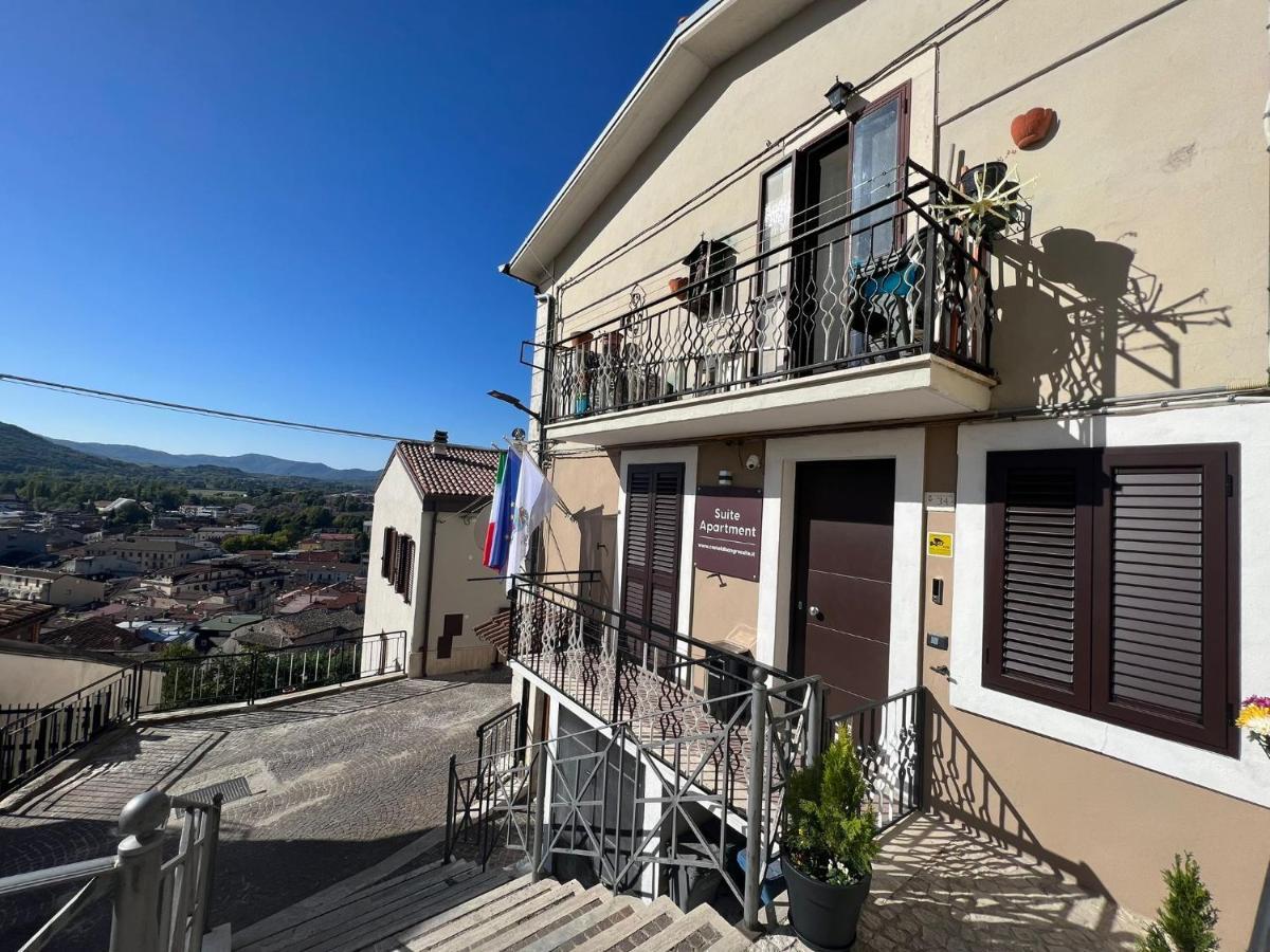 Castel Di Sangro Suite Apartment ภายนอก รูปภาพ
