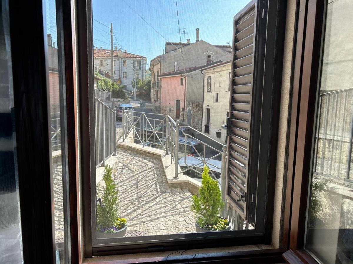 Castel Di Sangro Suite Apartment ภายนอก รูปภาพ